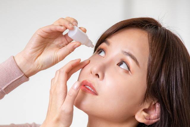 다회용 안약을 한 달 이상 사용하면 안 된다./사진=클립아트코리아
