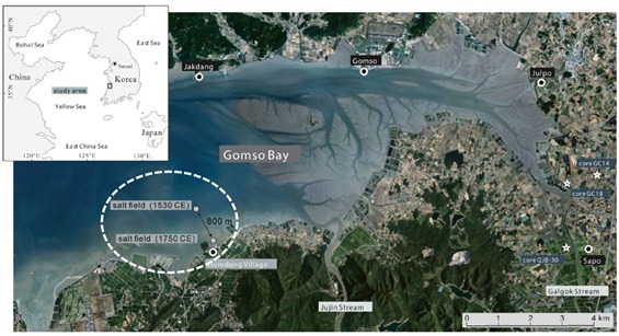 연구조사지역인 전북 고창군 곰소만 해역의 1530년에서 1750년 사이 염전 위치가 800m 가량 변동이 있음을 보여준다.(지질연 제공)© 뉴스1