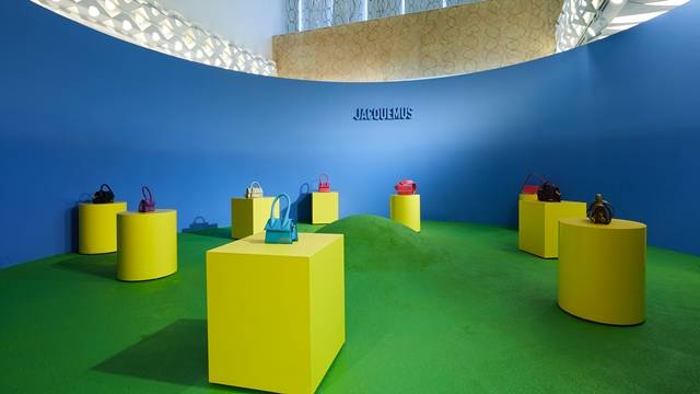 '10 꼬르소 꼬모 서울'(10 Corso Como Seoul)이 최근 글로벌 MZ세대가 가장 소유하고 싶은 매혹적인 브랜드로 떠오른 '자크뮈스'(Jacquemus) 팝업 스토어를 최초로 오픈했다./사진제공=삼성물산 패션부문