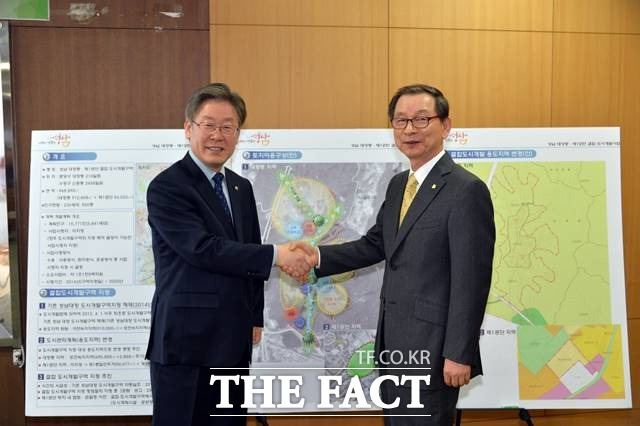 '윗선'으로부터 사퇴 압박을 받았다고 주장해 온 황무성 전 성남도시개발공사 사장이 재임 중 사기 혐의로 기소돼 유죄 판결을 받은 사실이 27일 확인됐다. /성남시 제공