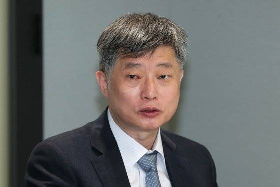 리셋코리아 개헌 좌담회가 24일 오후 서울 마포구 상암동 중앙일보에서 진행됐다. 장영수 고려대 법학전문대학원 교수가 발언하고 있다. 장진영 기자