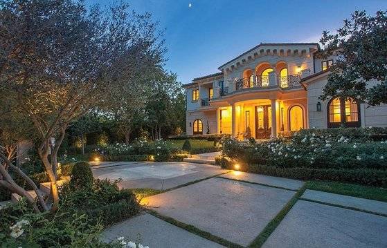 건물 전경. [사진 Realtor.com]