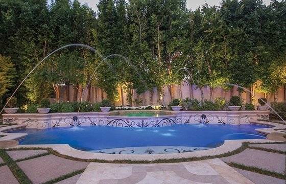 저택 부지에 조성된 분수대. [사진 Realtor.com]