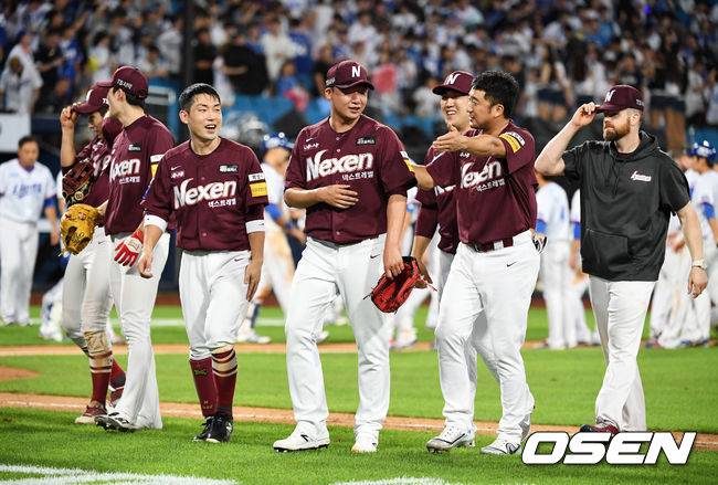 [OSEN=대구, 지형준 기자]경기후 넥센 선수들이 승리를 기뻐하고 있다. 2018.08.15/jpnews@osen.co.kr
