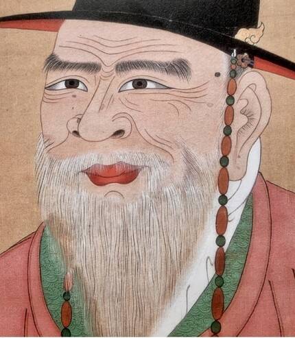 옥준(왼쪽부터), <농암 이현보 초상> 얼굴 부분, 비단에 채색, 1537년께, 유교문화박물관. 이재관, <농암 이현보 초상> 얼굴 부분, 모사본, 비단에 채색, 1827년, 유교문화박물관.
