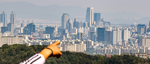 남산에서 바라본 서울 강남 일대의 전경. /연합뉴스