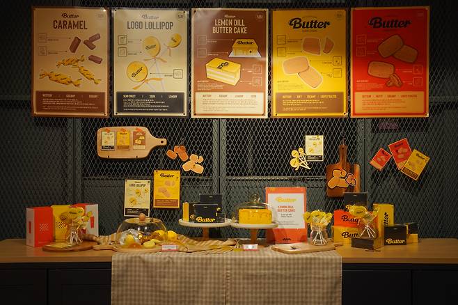 ‘BTS 팝업 : 퍼미션 투 댄스(BTS POP-UP : PERMISSION TO DANCE in SEOUL)’의 세 번째 공간에선 ‘버터’ 테마의 F&B 상품과 방탄소년단과 협업한 맥도날드를 테마로 한 상품들을 선보인다.[하이브 제공]