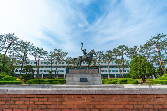 [수원=뉴시스] 아주대학교 선구자상. 2021.6.30. (사진=아주대 제공) photo@newsis.com *재판매 및 DB 금지