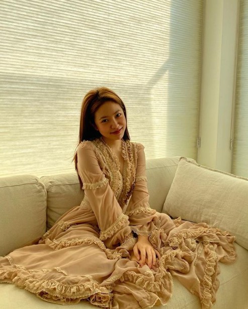 Yeri of the group Red Velvet told me about the recent situation with a lovely visual.On the 4th, Yeri posted several photos on his instagram.Yeri in the open photo is sitting on the sofa and taking a picture. Yeri gazed at the camera with a lovely smile wearing a lace dress reminiscent of a fairy tale princess.Yeri showed off her natural and comfortable charm to match the beige tone color that gives her a warm feeling.Meanwhile, Yeri is appearing in the V-log series Yeri_me.