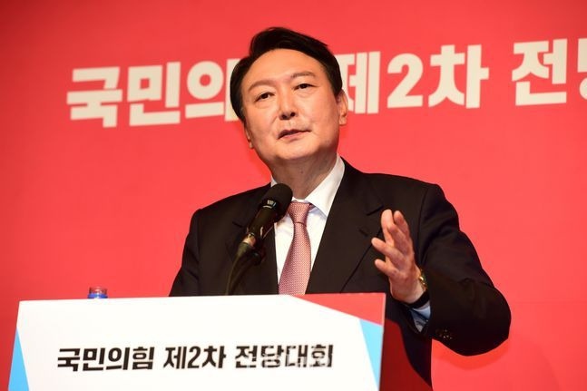 국민의힘20대 대통령 후보로 당선된 윤석열 전 검찰총장이 5일 오후 서울 용산구 백범김구기념관에서 기자회견을 하고 있다.ⓒ국회사진취재단