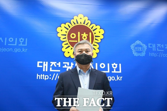 정기현 대전시의원이 8일 학교용지 확보와 관련, 대전시·대전교육청이 건설사에 편의를 제공하려 했다고 주장했다. / 더팩트 DB