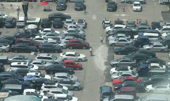 Garage for used cars in Seongdong District in western Seoul [NEWS1]