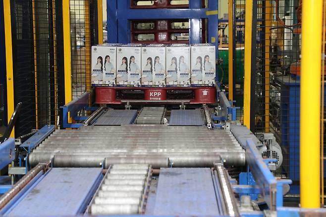 국내 요소수 시장의 절반을 점하고 있는 롯데정밀화학 울산 공장의 생산 라인이 멈춰 서 있다. 울산시 제공