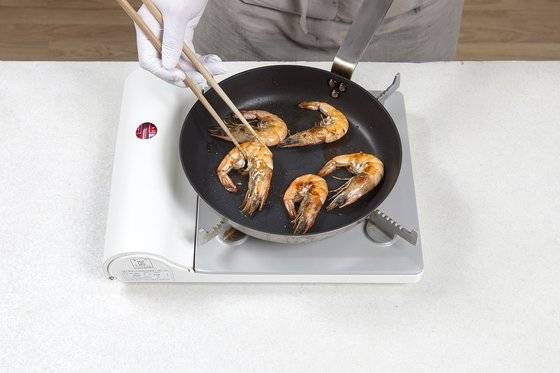 새우카포나타파스타 조리 과정. 사진 송미성, 스타일링 스튜디오 루쏘