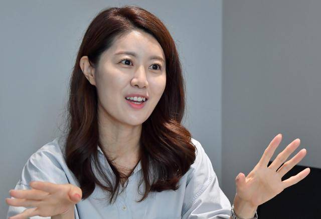 윤소연 아파트멘터리 대표는 MBC에서 PD로 일하다가 신혼집을 꾸민 경험담을 책으로 써내 베스트셀러 작가가 됐다. 이를 계기로 인테리어 전문 스타트업을 창업했다. 서재훈 기자