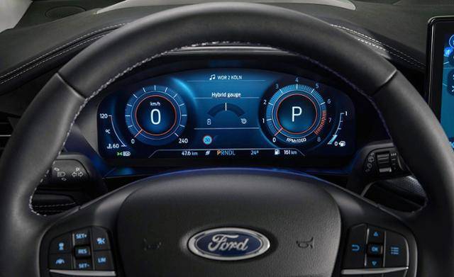 포드가 자사의 스테디셀링 해치백 포커스의 신모델을 선보였다.