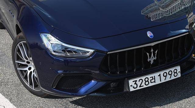 마세라티 in 부산...기블리 하이브리드