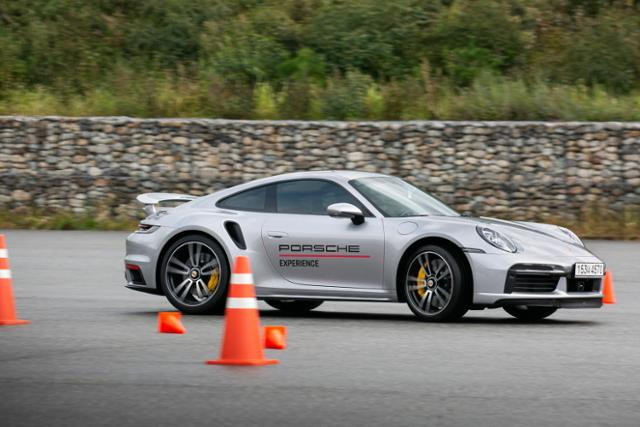 포르쉐 911 GT3, 718GT4, 카이엔 터보 GT를 인제 스피디움에서 시승했다.