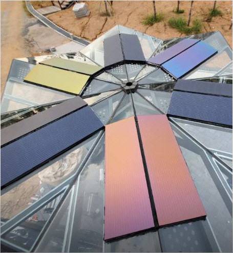 옥토끼이미징의 BIPV컬러태양광 모듈 솔라리안이 적용된 인천시민공원 파고라. <사진 제공=옥토끼이미징>