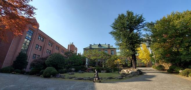 성모당 인근 성바오로회수녀원