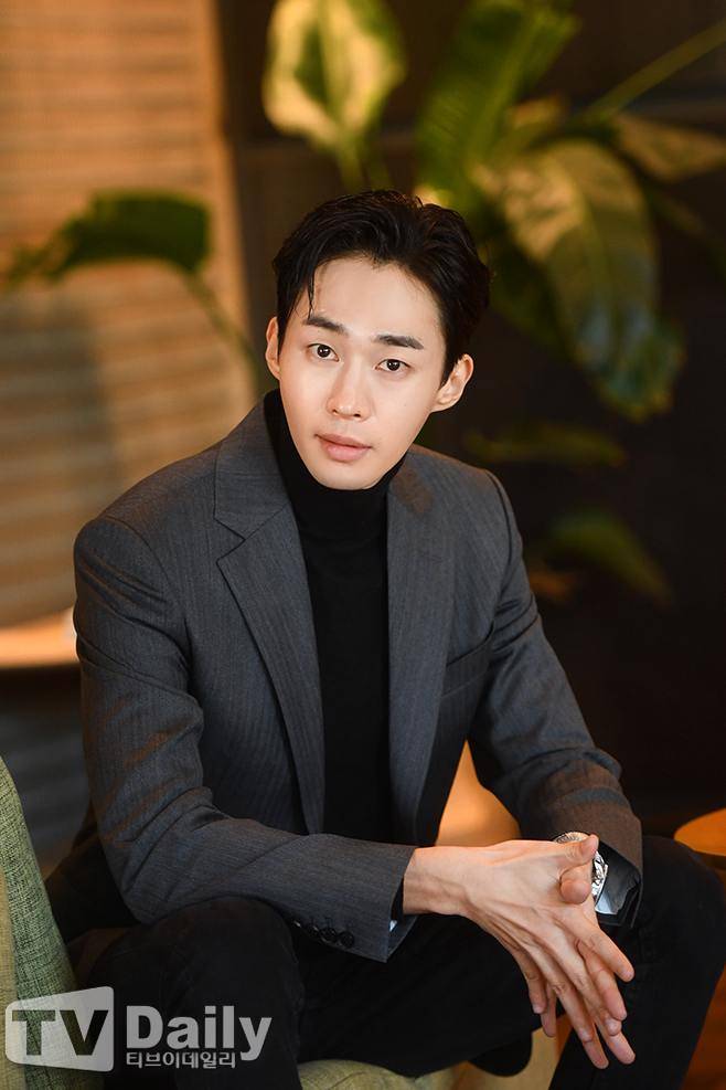 장르만 로맨스 무진성