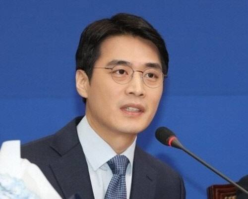더불어민주당 이재명 대선후보 수행실장을 맡고 있는 한준호 의원.페이스북 사진 갈무리