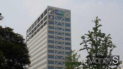 두산건설이 '2500억원'에 사모펀드 매각이 완료돼 두산중공업과 계열분리 절차에 착수한다. /사진제공=두산건설