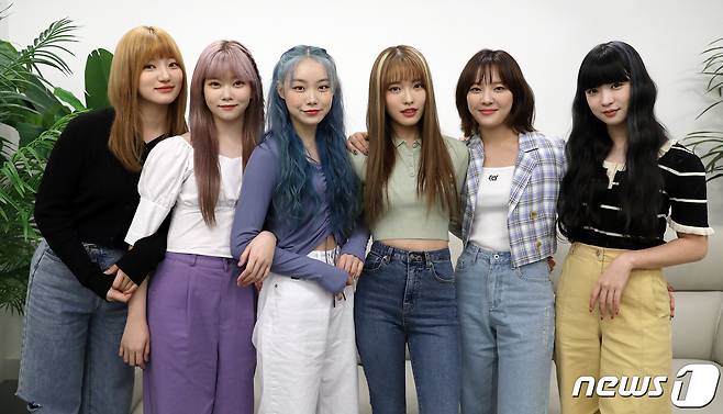 미스틱스토리의 첫 걸그룹 빌리(Billlie)의 시윤(왼쪽부터), 츠키, 수현, 하람, 문수아, 하루나 © News1