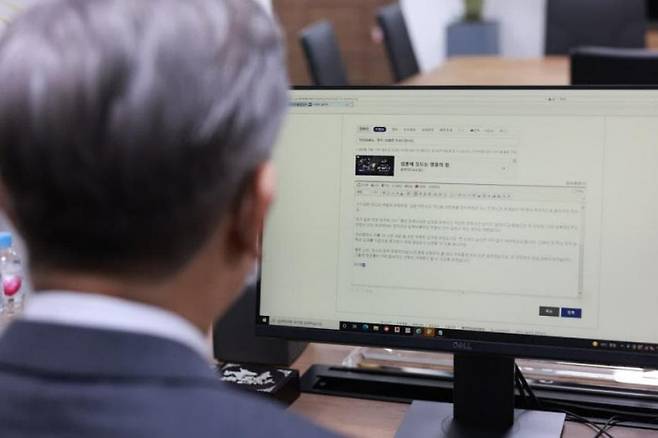 이재명 더불어민주당 대선후보가 20일 인터넷 커뮤니티 ‘디시인사이드’ 이재명 갤러리에 올린 사진.