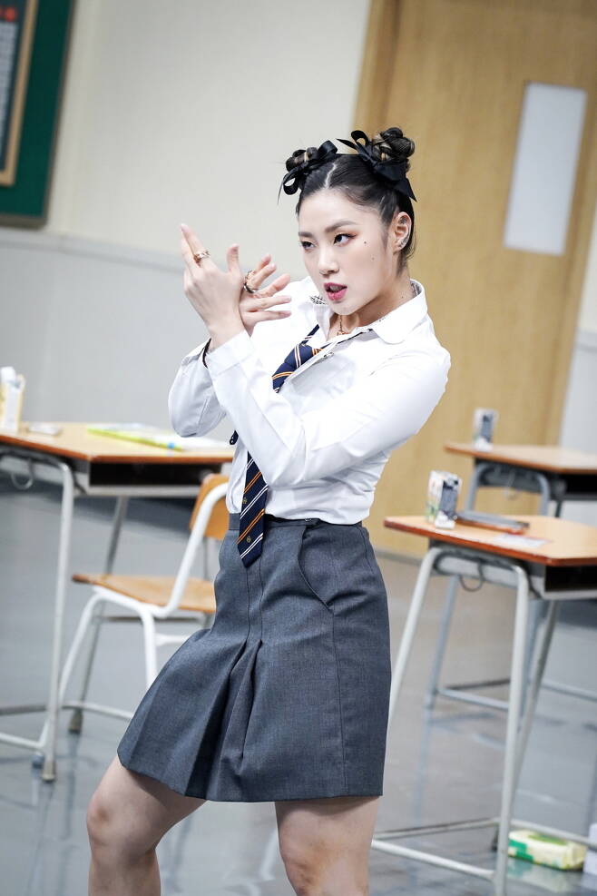 SUfa leader emailA special dance lecture will be held.JTBC Knowing Bros, which will be broadcasted on November 20th, is a hot topic entertainment SUfa leader nightMonica, Honey Jay, Aiki, Lee Hei, Hyojin Choi, Gabi, Noje and Lee Jung appear as transfer students.Especially, Monica, who is called the teacher of dancers, transformed into a dance instructor at his brothers school and showed a lecture on dance.Monica said, The Old School has poppins, rockings, and new schools include hip-hop, crumps, and houses. She chose points about the detailed genre of street dance gods that she might have felt unfamiliar.Other leaders also showed demonstration dances and conducted a richer class, and a leader who did not see it anywhereIn the special lecture of colabor dance, my brothers were impressed by the extension.
