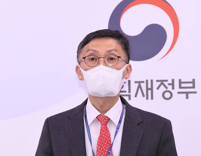 박금철 기획재정부 재산소비세정책관이 22일 정부세종청사에서 ‘2021년 주택분 종부세 고지’와 관련한 브리핑을 하고 있다. 기획재정부 제공