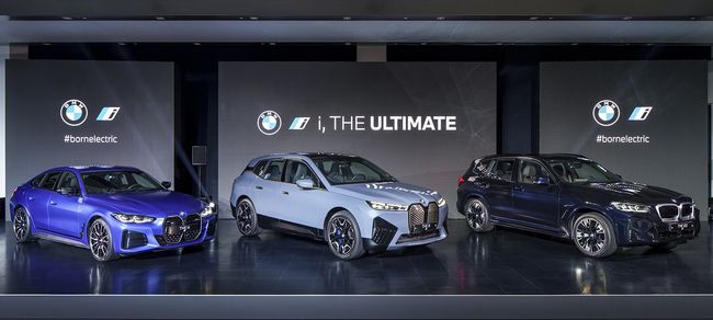 왼쪽부터 BMW i4, iX, iX3.