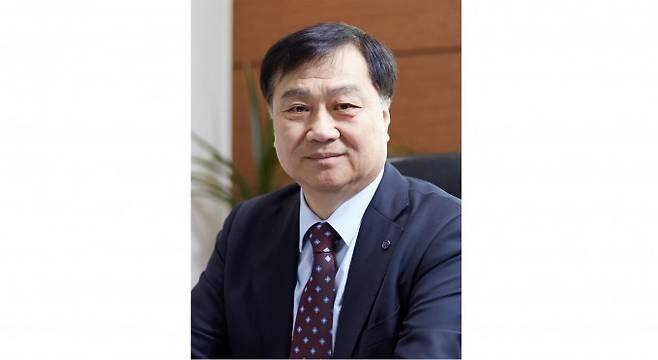 유욱준 KAIST 명예교수가 한국과학기술한림원 차기 원장으로 선출됐다. 한국과학기술한림원 제공.