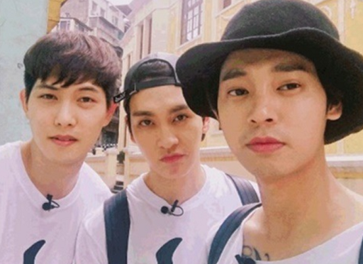 씨앤블루 이종현(가장 왼쪽), 최태준(가운데)과 정준영. 온라인 커뮤니티 캡처