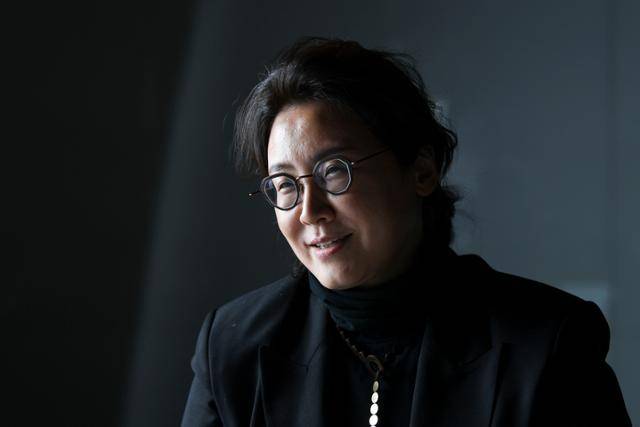 임상심리학자 고선규 박사는 국내에 드문 자살 사별자 애도 상담 전문가다. 4년째 자살로 사랑하는 이를 잃은 사별자들이 슬픔을 끌어올리도록 돕는다. 이한호 기자 han@hankookilbo.com