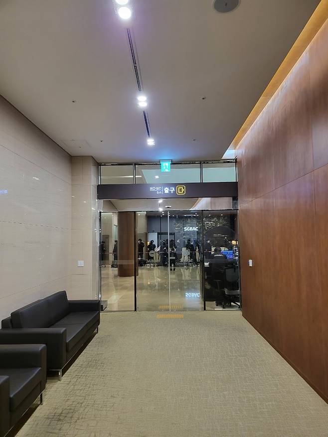 입국 수속을 마치고 나가는 출구. [강갑생 기자]