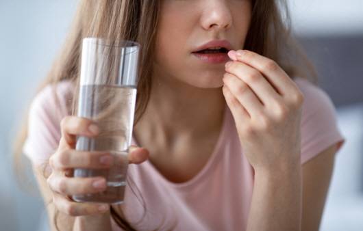 양질의 식사를 하는 것이 우선이고, 그다음 부족한 부분을 영양제로 채워야 한다