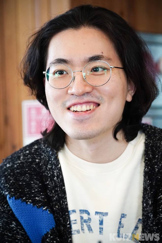 벡스코 인근 카페에서 만난 스튜디오 휠 김상일 대표.   사진=임형택 기자