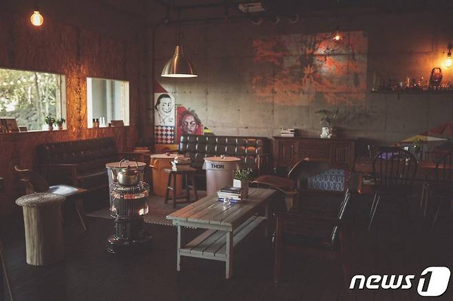 워케이션 숙소 제주플레이그라운드 카페(프립 제공)© 뉴스1