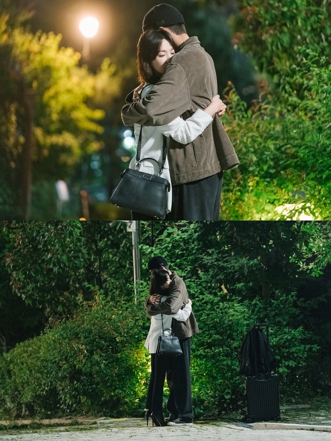 Now, Im breaking up Song Hye-kyo Jang Ki-yongs hug was captured.SBSs Golden Earth Drama is breaking up (played by Jane/director Lee Gil-bok/creator Gline&Kang Eun-kyung/production Samhwa Networks, UAA/hereinafter, Jihejung) presents Song Hye-kyo (played by Ha Young-eun) and Jang Ki-yong (played by Yoon Jae-guk)s previous-class chemistry every Friday and Saturday night at the Anbang Theater It is painting with deep emotion.In particular, the romance between Ha Young and Yoon Jae-kook, which deepens as the drama runs toward the middle, is raising the immersion. The meeting between Ha Young-eun and Yoon Jae-kook, which was attracted to each other at first sight, did not end with a sweet night.It turned out that their relationship had first begun in Paris ten years ago, and that they had been in a relationship with each other.However, they faced a great ordeal before they started full-fledged love: Ha Young-euns former lover Yoon Soo-wan (Shin Dong-wook), who disappeared like smoke 10 years ago, was Yoon Jae-guks half-brother.The fact that Yoon Jae-kook was Yoon Soo-wans brother, and that Yoon Soo-wan died 10 years ago made Ha Young hesitate.Eventually, the two went a long way to check each others hearts and start to love.Meanwhile, on November 30, the production team of Jihejung unveiled the moment of Ha Young-eun and Yoon Jae-guks hug, and the two people in the photo are hugging each other in the middle of the night, when only streetlights shine.There is a big luggage bag beside the two, which raises the question of who has been to where.I also feel how deep their love is through the two people who create such a sad atmosphere with just hugs.In this regard, the production team of Jihejung said, In the 7th and 8th episodes of Jihejung, which will be broadcast this week, Ha Young-eun and Yoon Jae-guk will deepen their hearts toward each other.Song Hye-kyo and Jang Ki-yong will draw their minds with delicate and deep Feeling expressions.I would like to ask for your interest and expectation whether Ha Young-eun and Yoon Jae-guk can love like ordinary lovers. 