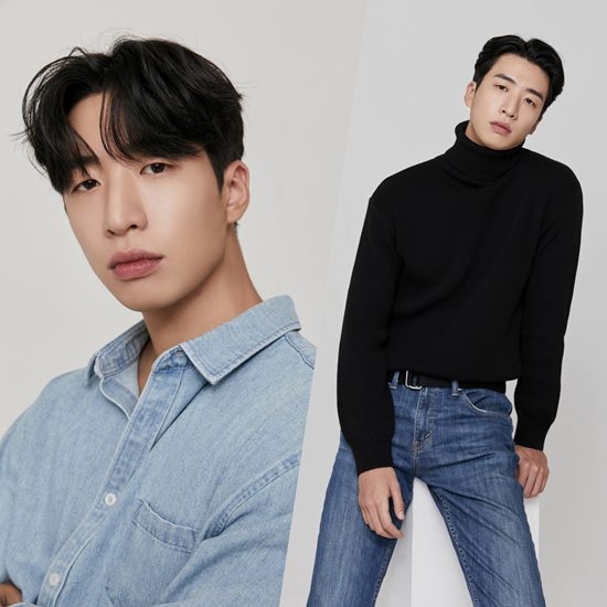On January 1, the company, Ford Motor Company, unveiled a new profile of Actor Yoo Soo-bin, who is active in and out of Drama and entertainment.In the open photo, Yoo Soo-bin showed off his warm charm by staring at the camera with his eyes while wearing a light denim shirt.In addition, the black turtleneck changes the hairstyle with the bangs backwards, and it captures the attention by creating a chic atmosphere with a mature appearance.The two are the same as the two. The two are the two. The two are the two of them, the ones who are the most popular and familiar characters.Through SBS All The Butlers, he is looking forward to his performance, which continues to perform variously in the house theater every week, following the drama.Meanwhile, Yoo Soo-bin is cast in Concrete Market (Gase) and is in the midst of filming.Photo = Ford Motor Company