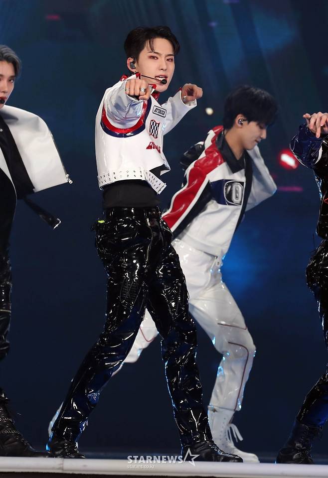 세븐틴 호시 '댄스는 내가 최고'[★포토]