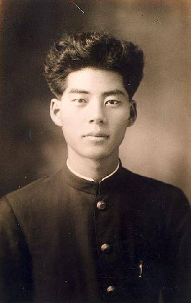 1930년 조선일보 신춘문예 단편소설 분야에서 '그 母와 아들'로 당선된 백석. 시인보다 소설가로 먼저 데뷔했다.