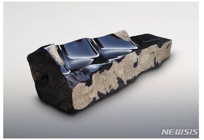 [서울=뉴시스]Afterimage of Beginning 021-568 2021 Basalt 248x69x63cm