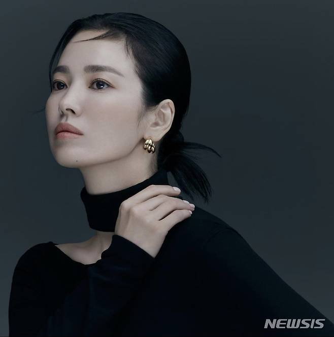 [서울=뉴시스]송혜교 2021.12.07(사진=송혜교 공식 인스타그램 캡처) photo@newsis.com*재판매 및 DB 금지