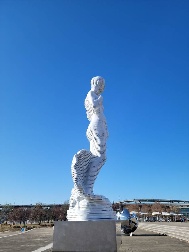 옆에서 바라본 슬라이스 이미지, 비너스의 탄생 -