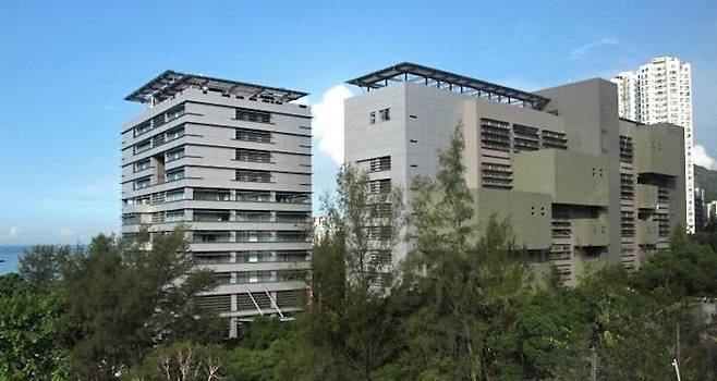 열두 살에 처음 홍콩에 도착해 3년 뒤 교도소에 들어가 22년을 복역한 뒤 출소한 베트남 남성 보 반 훙이 지금껏 5년 동안 구금돼 있는 캐슬 피크 베이 난민센터 전경.Wing1990hk 캡처