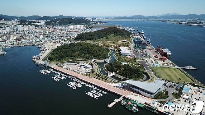 목포 삼학도 전경. 목포시는 이곳에 특급호텔 건립을 추진중이다.(목포시 제공)/뉴스1