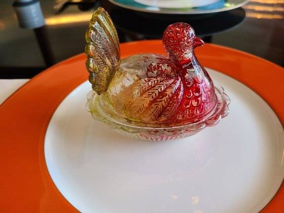 '코자차'에서 쓰이는 접시. 청나라 황후의 비누곽으로 쓰던 제품을 복제한 골동품이다. 사진 독자제공