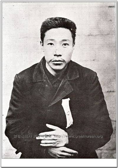 안중근 의사의 뤼순 감옥 옥중 모습. [자료 안중근의사기념사업회]